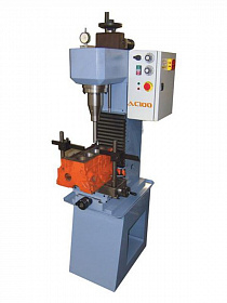 На сайте Трейдимпорт можно недорого купить Стенд для расточки Comec AC100. 